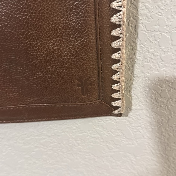 Frye clutch with crossbody strap - Picture 6 of 7